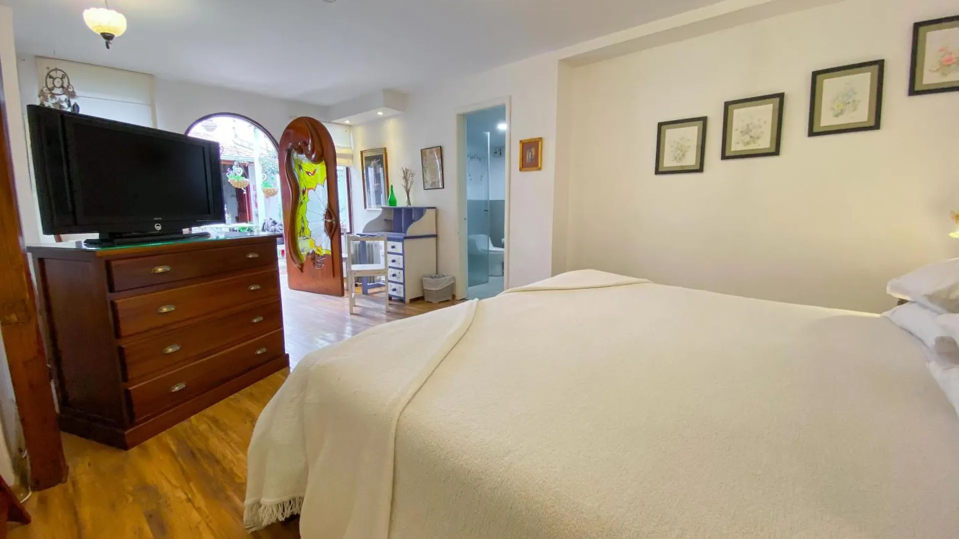 Sakti Hostal B&B Quito 0*,